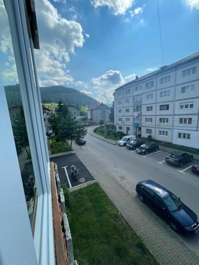 Garsoniera Cimpulung M Apartment Campulung Moldovenesc Exterior photo