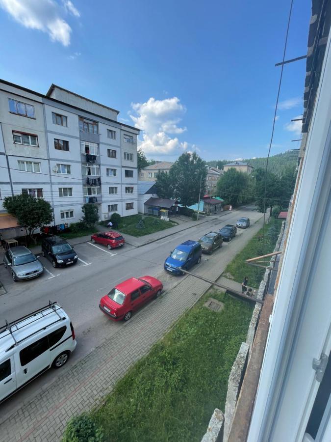Garsoniera Cimpulung M Apartment Campulung Moldovenesc Exterior photo